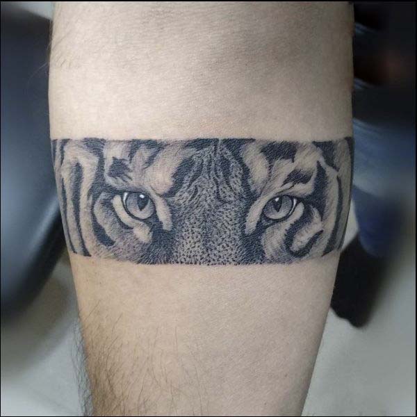 Tiger armband tattoos