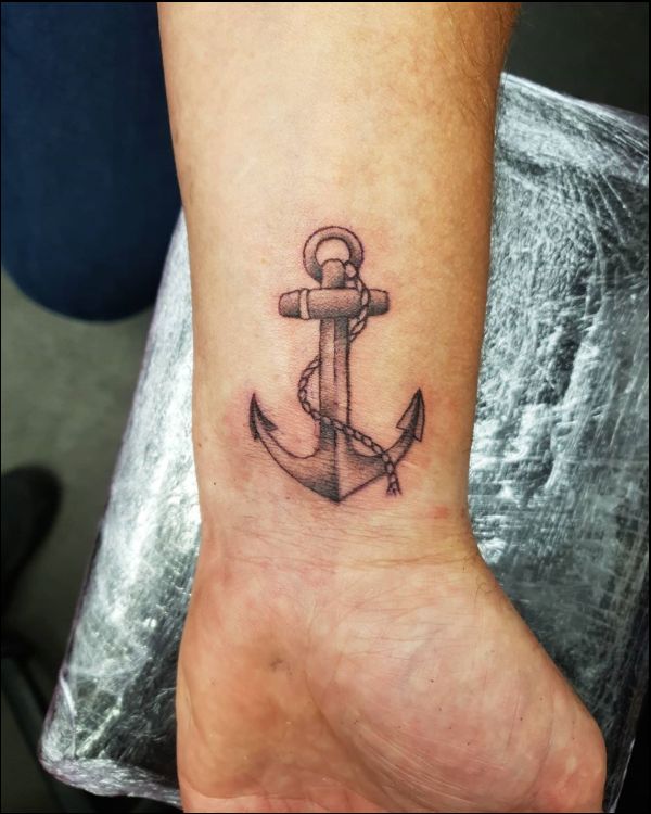 small anchor wrist tattoos