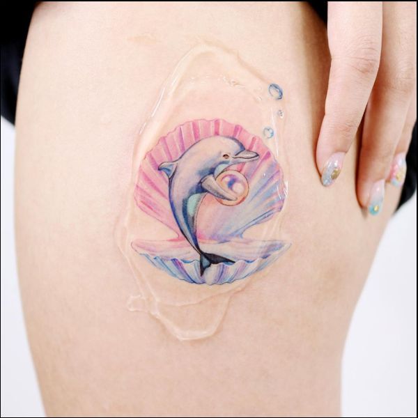 dolphin tattoos for females