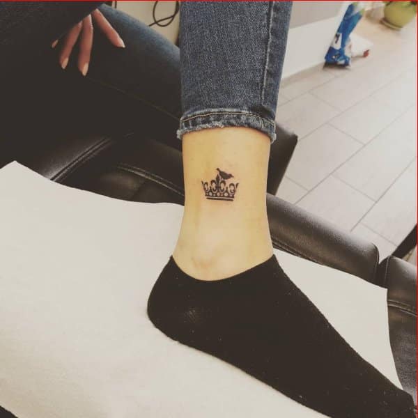 crown leg tattoos