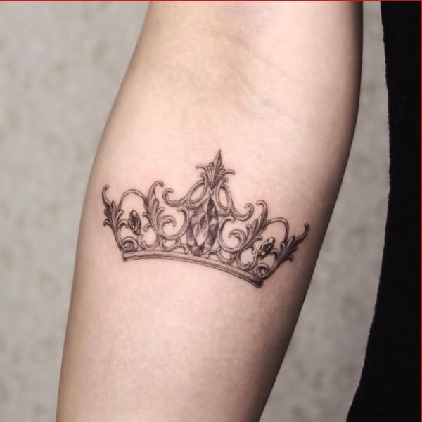 beautiful crown tattoo images