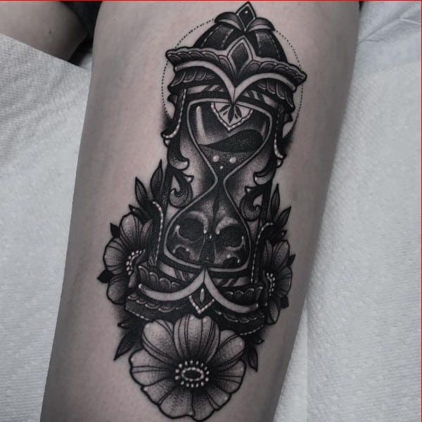 pictures of hourglass tattoos