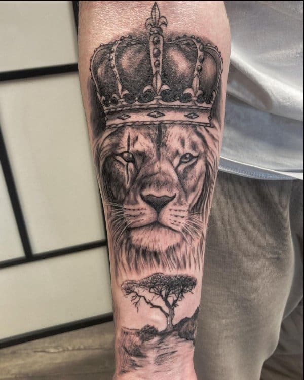 lion tattoos wearing crown